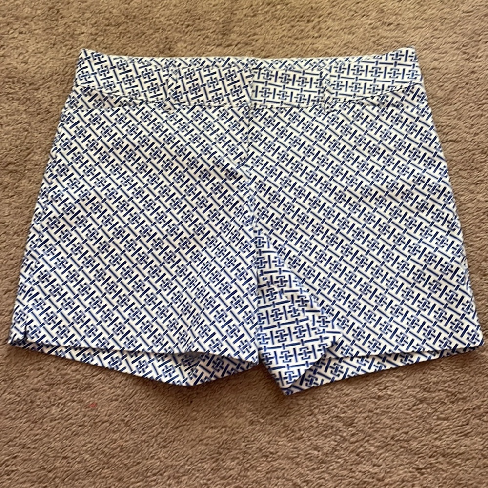 Never worn. The Limited blue and white size 6, shorts. Zipper close, hook & eye.